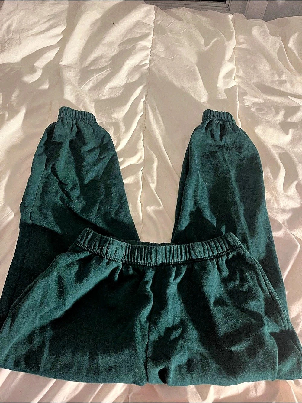 GARAGE forest green cuffed sweatpants. Perfect condition barely worn. Size S
